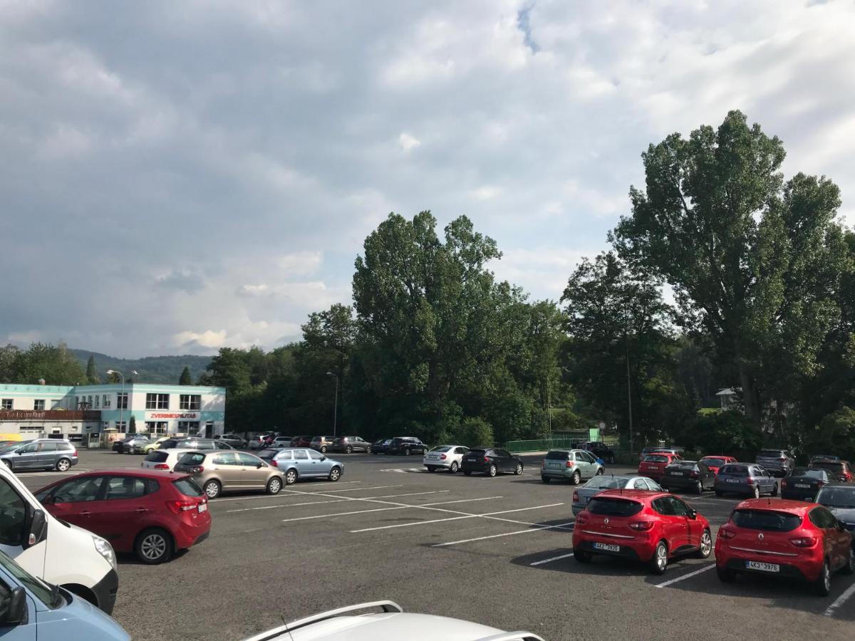 Apartman Q11 Sokolov Exterior foto